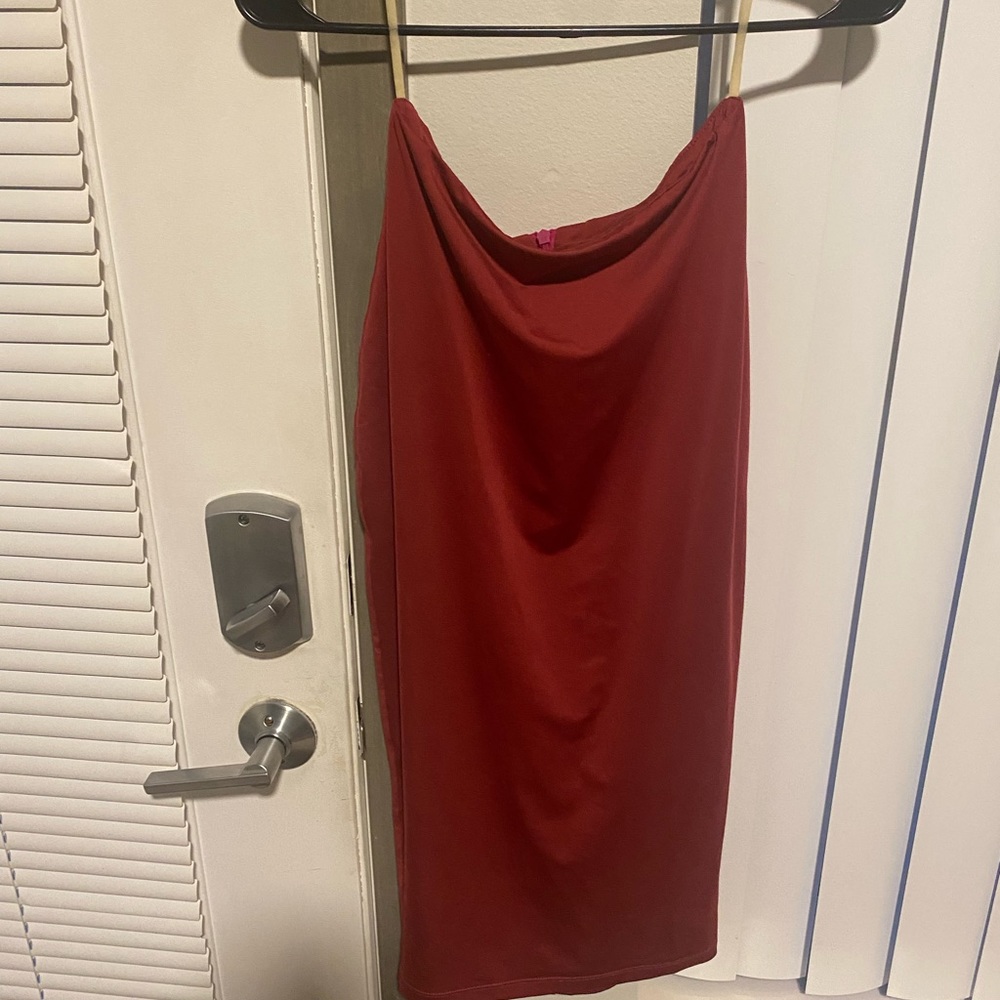 Pink pencil skirt.